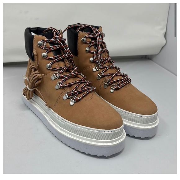 Schutz Marla Honey Beige/Black Suede Platform combat Boots Sz 9 NIB! - Picture 1 of 12